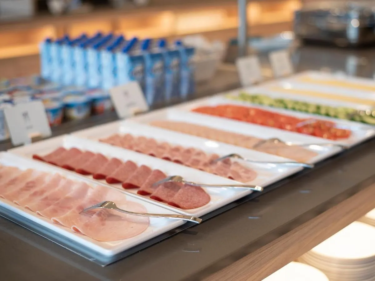 Holiday Inn Express Duesseldorf - Hauptbahnhof By Ihg 3*, Dusseldorf