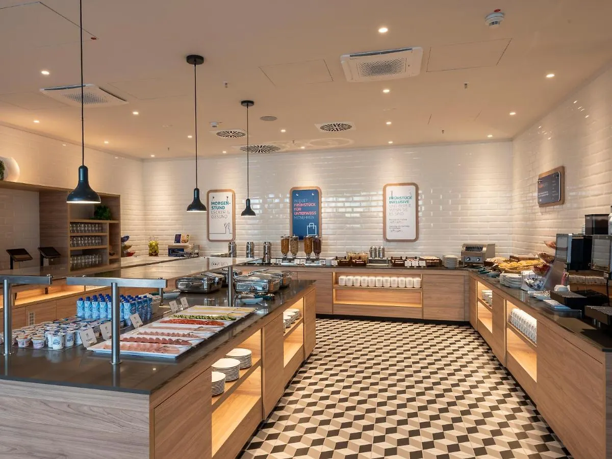 Holiday Inn Express Duesseldorf - Hauptbahnhof By Ihg Hotel