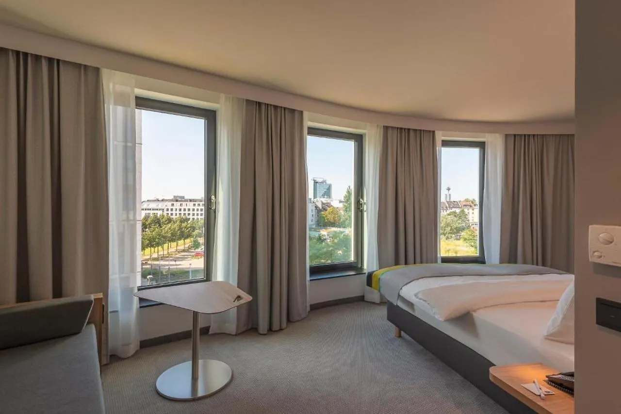 Holiday Inn Express Duesseldorf - Hauptbahnhof By Ihg 3*, Dusseldorf