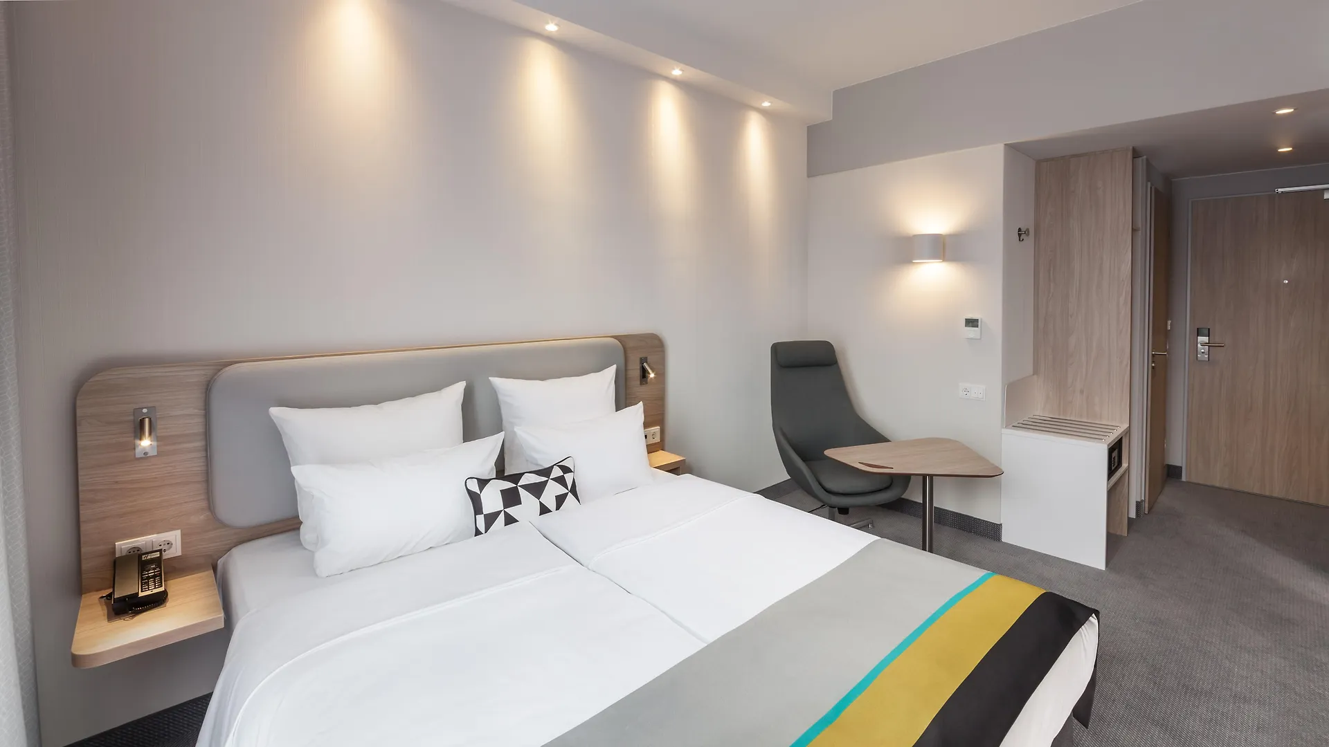 Holiday Inn Express Duesseldorf - Hauptbahnhof By Ihg Germany