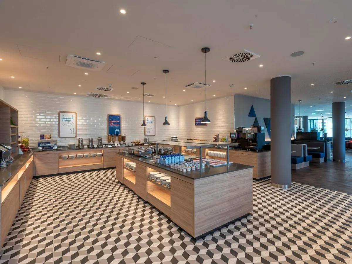 Holiday Inn Express Duesseldorf - Hauptbahnhof By Ihg